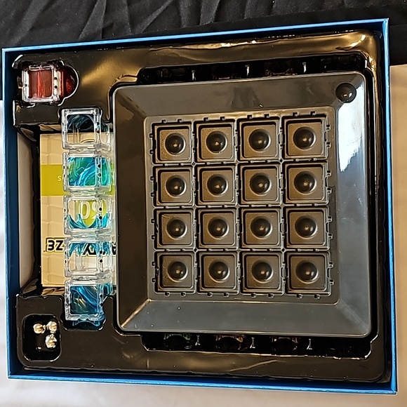 Thinkfun Gravity Maze: Falling Marble Logic Game - Picture 2 of 5